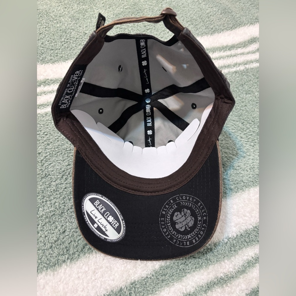 Black Clover Gray Hat - Picture 3 of 3